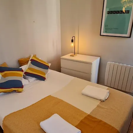 Molecular Apartment *