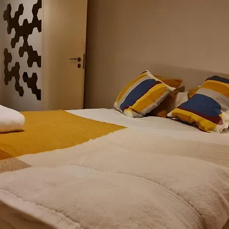 Apartment Molecular *